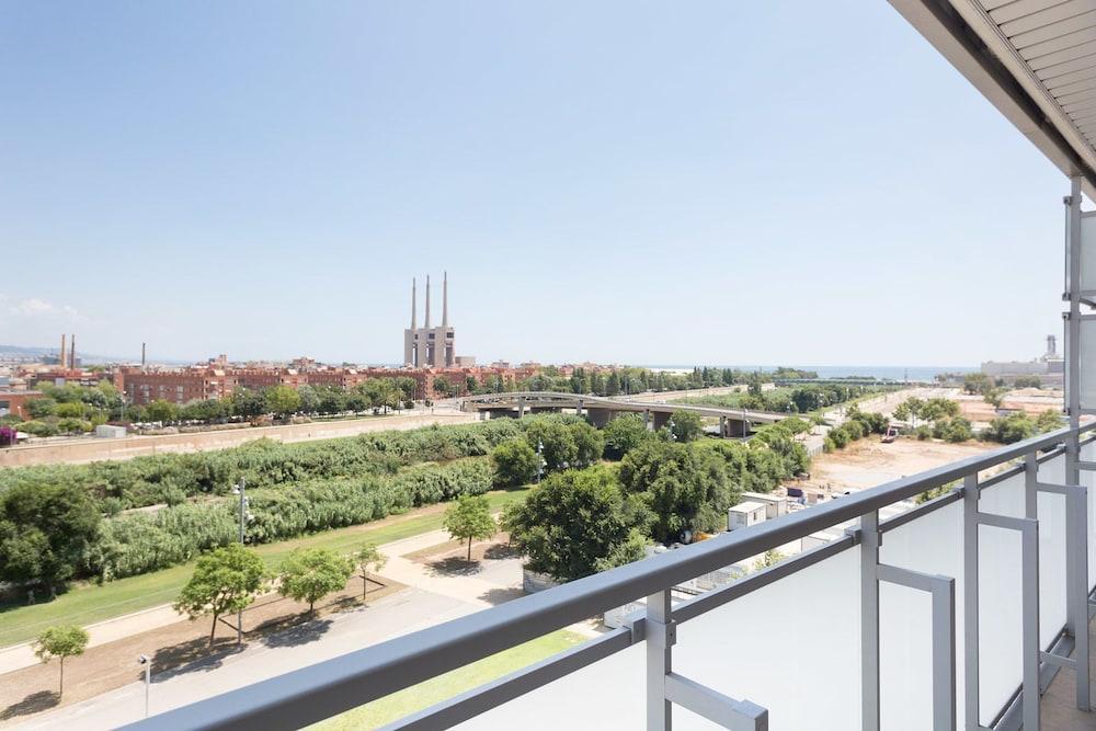 Olala Port Forum Apartments Sant Adria de Besos Exterior foto
